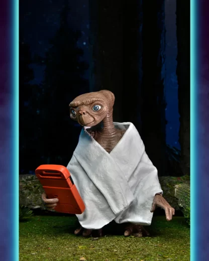 E.T. The Extra-Terrestrial 40th Anniversary Ultimate E.T. 7" Scale Action Figure