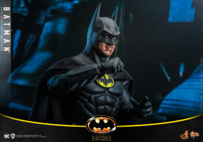 Hot Toys Batman 1989 Batman 1/6 Scale Figure ( Michael Keaton )