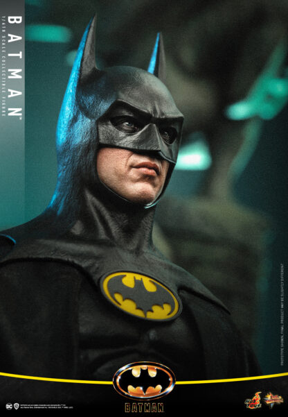 Hot Toys Batman 1989 Batman 1/6 Scale Figure ( Michael Keaton )