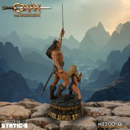 Mezco Static 6 Conan The Barbarian and Valeria Statue