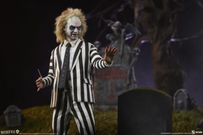 Sideshow Collectibles Beetlejuice 1/6th Scale Figure