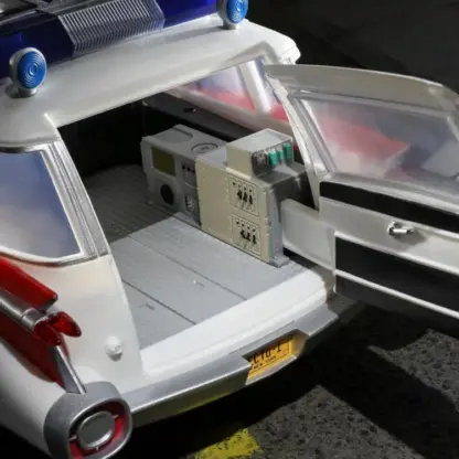 Ghostbusters Plasma Series Ecto-1 Vehicle