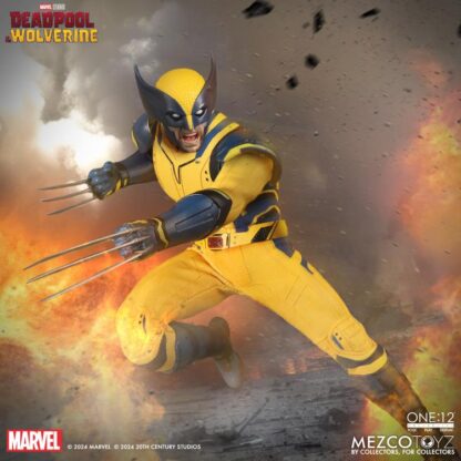 Mezco One:12 Collective Deadpool and Wolverine Deluxe Wolverine Action Figure