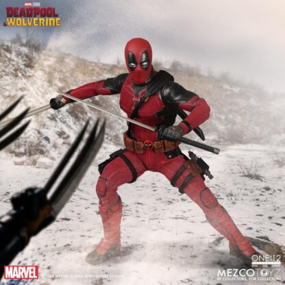 Mezco One:12 Collective Wolverine and Deadpool Deluxe Deadpool Action Figure