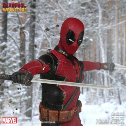 Mezco One:12 Collective Wolverine and Deadpool Deluxe Deadpool Action Figure